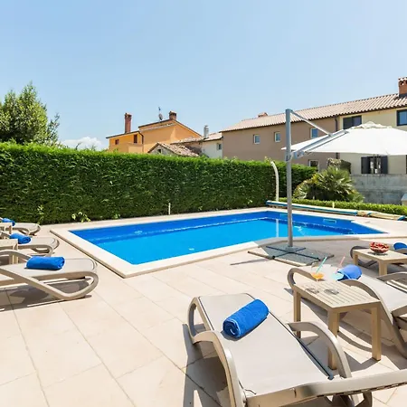 Anabel Bei Porec Mit Pool, Jacuzzi Und Sauna * Kaštelir