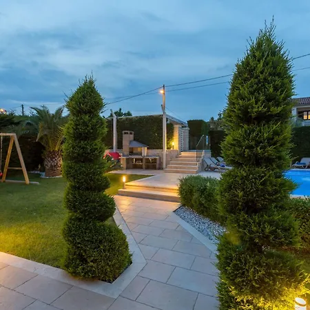 Ferienhaus Anabel Bei Porec Mit Pool, Jacuzzi Und Sauna