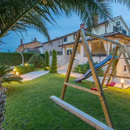Vikendica Anabel Bei Porec Mit Pool, Jacuzzi Und Sauna *