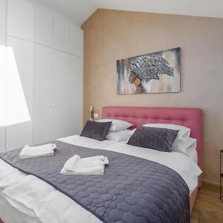 Anabel Bei Porec Mit Pool, Jacuzzi Und Sauna Ferienhaus *