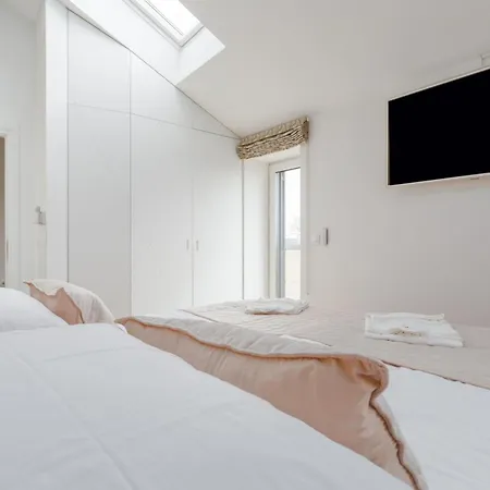 Anabel Bei Porec Mit Pool, Jacuzzi Und Sauna Vikendica *