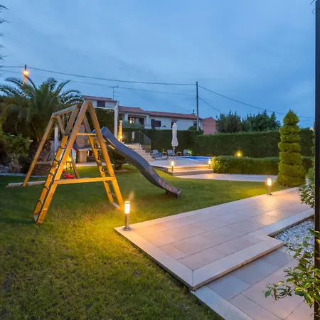 Ferienhaus Anabel Bei Porec Mit Pool, Jacuzzi Und Sauna *