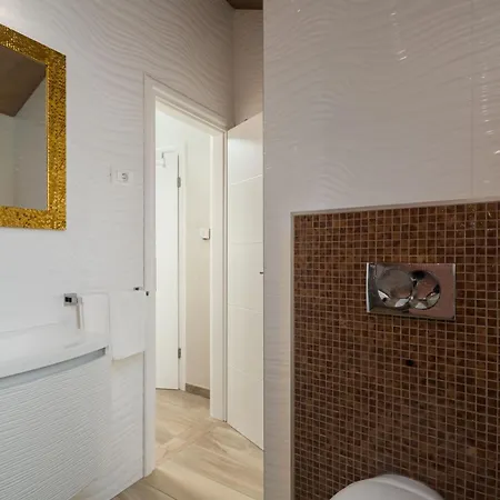 Vikendica Anabel Bei Porec Mit Pool, Jacuzzi Und Sauna