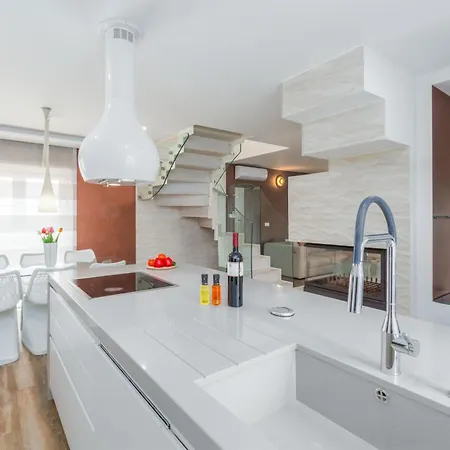 Vikendica Anabel Bei Porec Mit Pool, Jacuzzi Und Sauna *