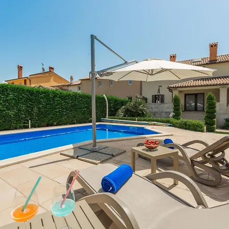 Anabel Bei Porec Mit Pool, Jacuzzi Und Sauna Vikendica Kastelir