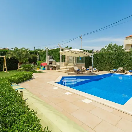Anabel Bei Porec Mit Pool, Jacuzzi Und Sauna Vikendica *