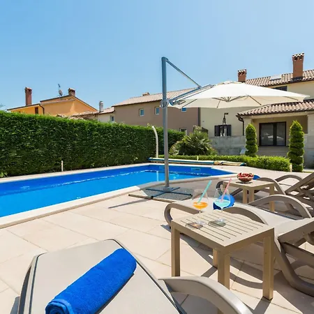 Ferienhaus Anabel Bei Porec Mit Pool, Jacuzzi Und Sauna *