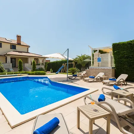 Anabel Bei Porec Mit Pool, Jacuzzi Und Sauna Kaštelir